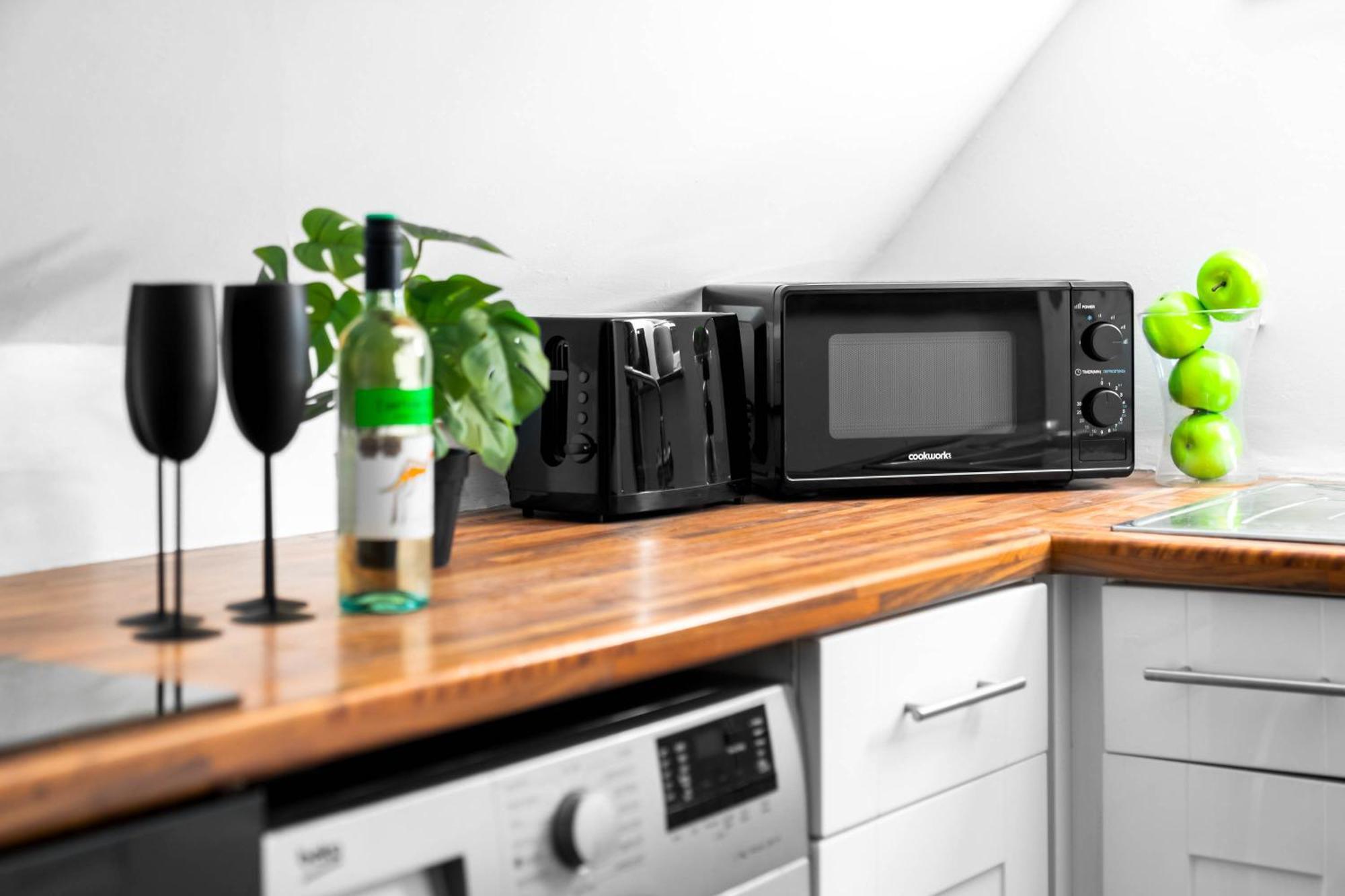 Stylish Apartment - Parking - Outdoor Terrace - Wolverhampton - Netlix - Wifi - 9Bpc Exteriér fotografie
